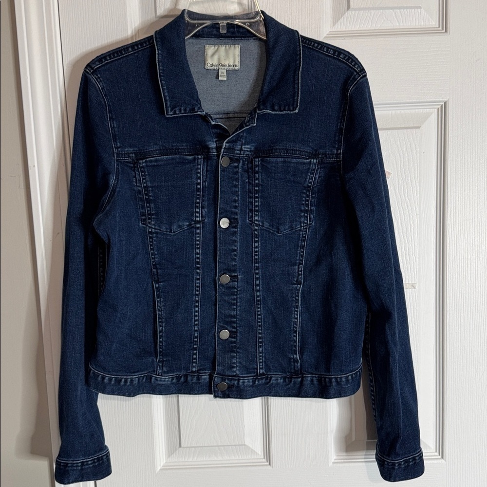 Calvin Klein Jeans women’s Dark Indigo Denim Trucker Jacket - Size XL